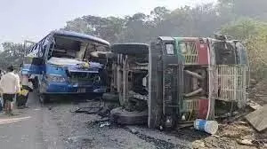 karnataka haveri bus accident pilgrim bus truck collision death