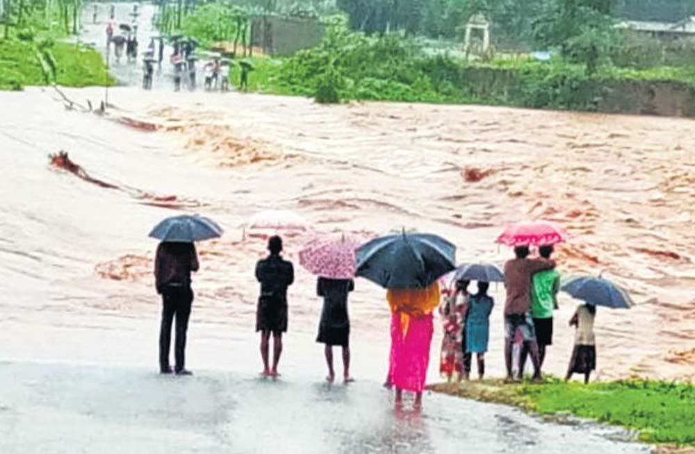 CG Raipur Sukma Kanker heavy rain loss of life and property road connectivity lost