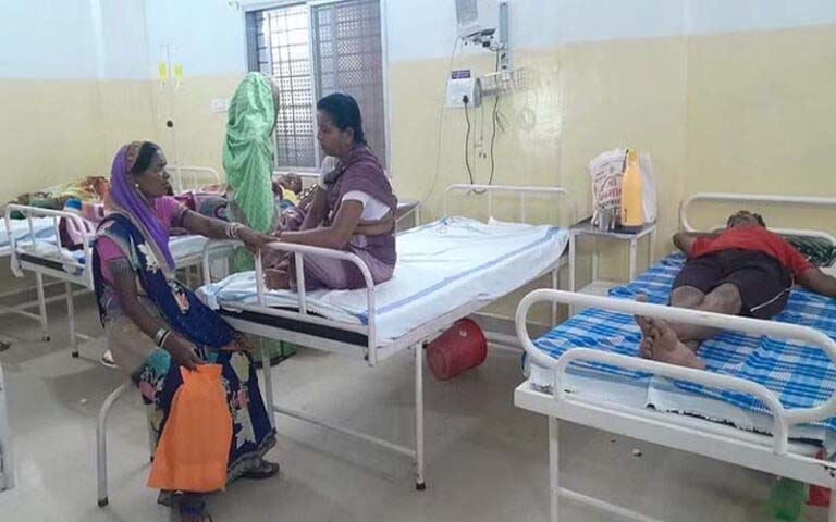 Durg Dhamdha Block Health Diarrhea outbreak victim admitted to hospital