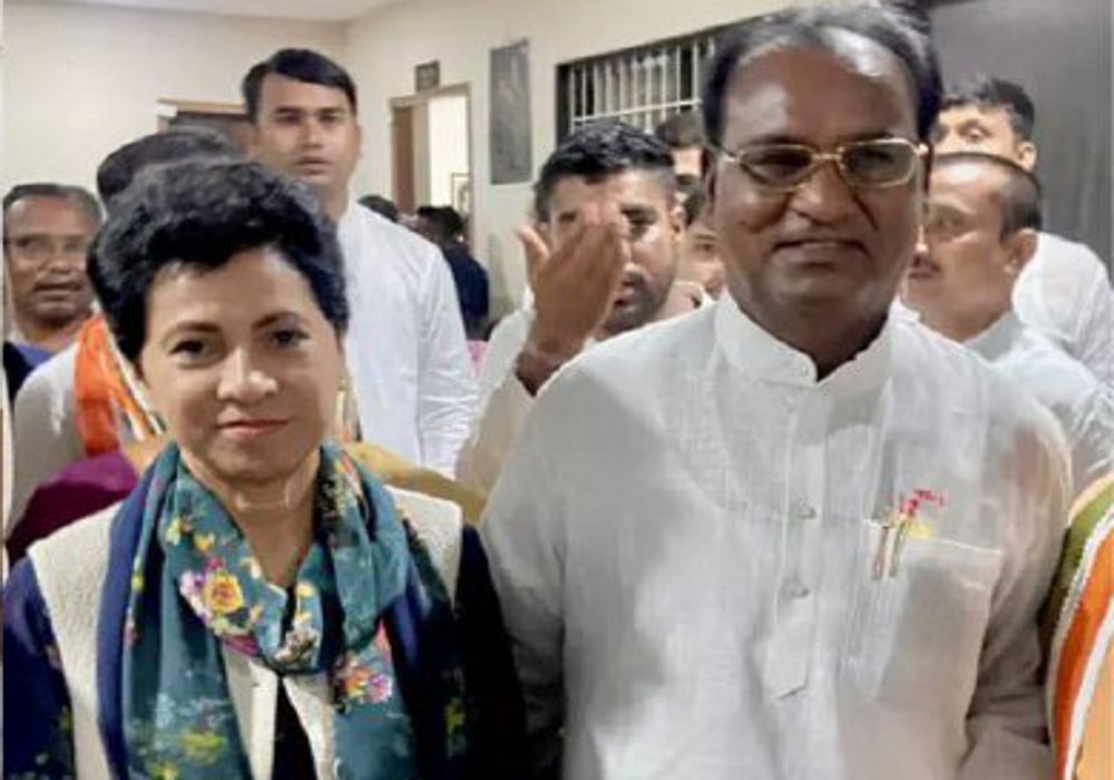 Congress leader resign