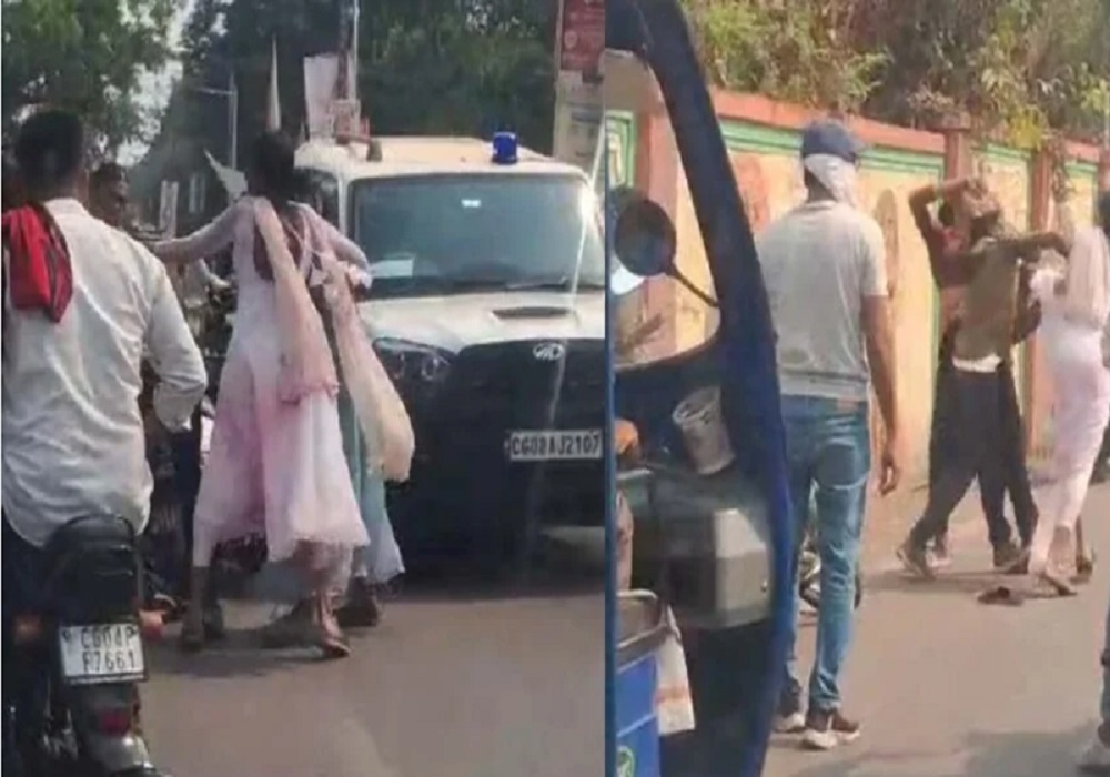 Raipur Viral Video: किन्नरों ने सरेआम युवक को बेरहमी से पीटा, वायरल हुआ वीडियो, देखकर आपके भी उड़ जाएंगे तोते