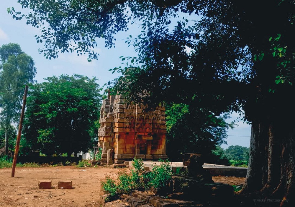 Mysterious Temple: रहस्यमयी है छत्तीसगढ़ का यह मंदिर, बिना जोड़ वाली पत्थरों से हुआ है निर्माण, यहां नहीं है कोई मूर्ति फिर भी….